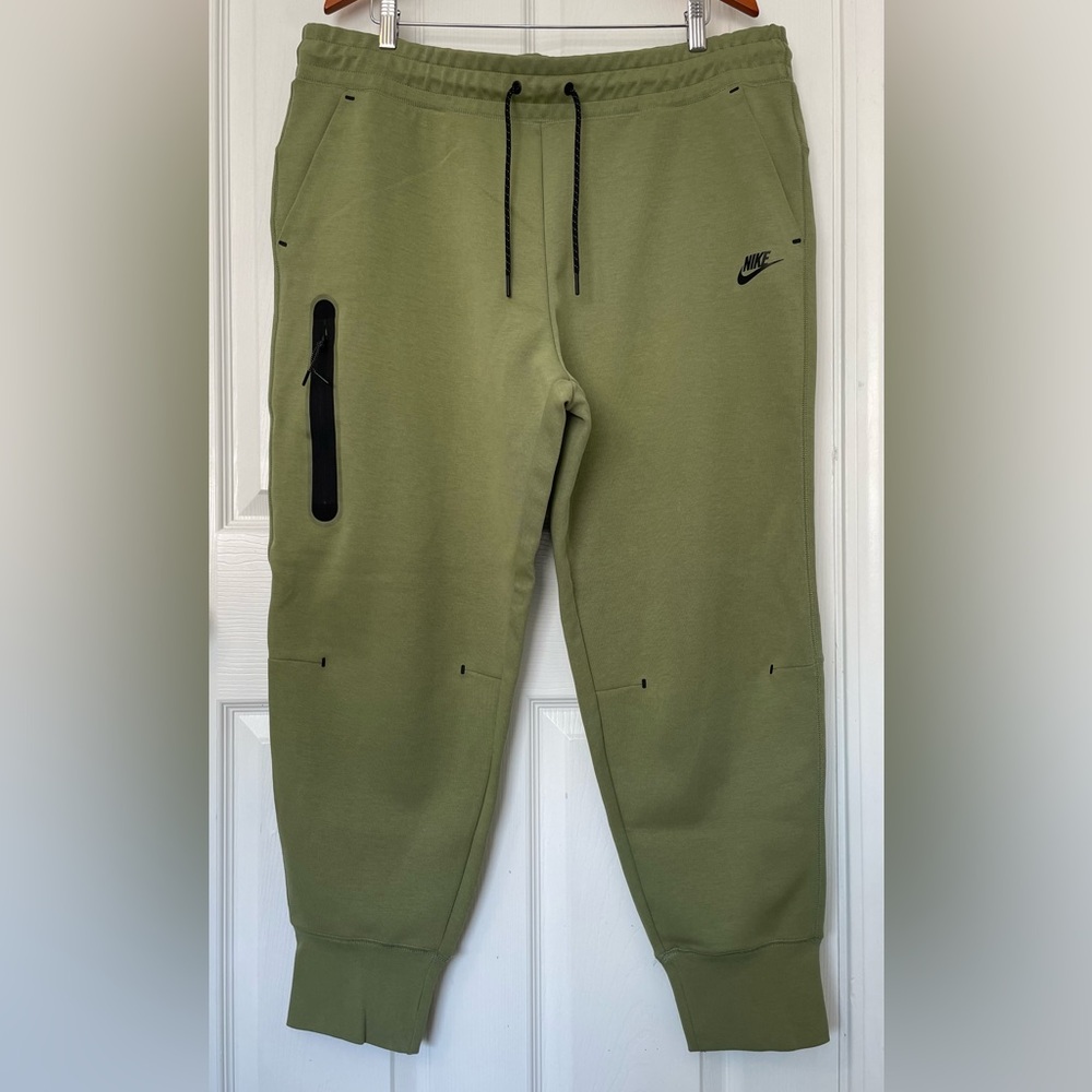 Nike jogger sweatpants (XXL)